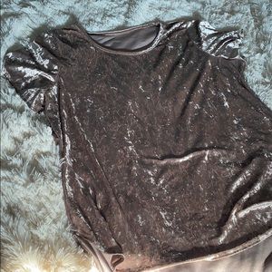 Maurices Hi Low shirt Size 2